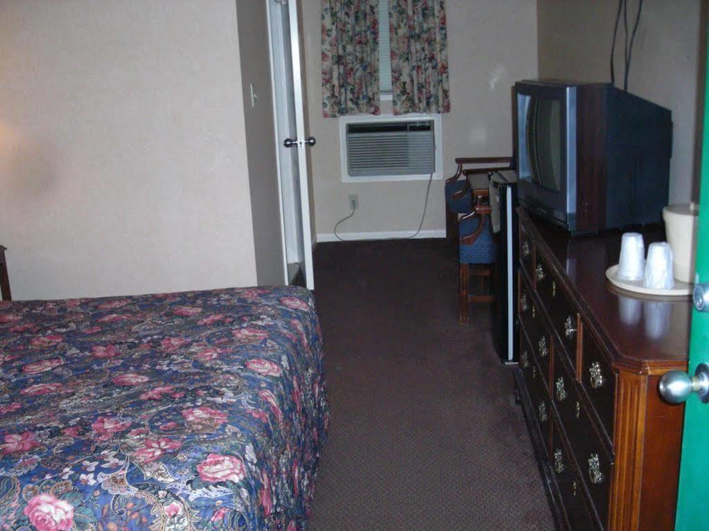 Holiday Motel Andover ภายนอก รูปภาพ